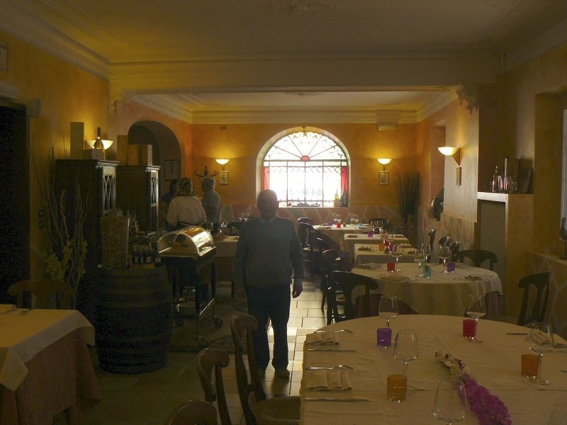 corte-delloca-palestro-18-05-14-ristorante